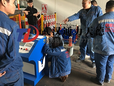 廣州番（fān）禺供電局絕緣工器具試驗現場