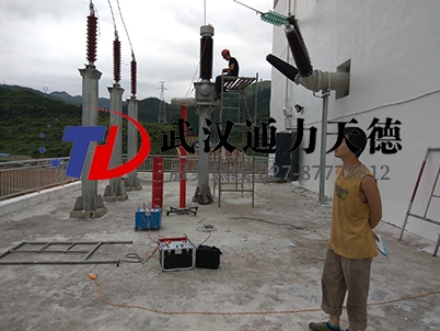 貴州從江（jiāng）縣榕江水電站35KV電壓互感器交流耐壓現場