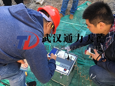 新疆地鐵一號線大（dà）型地網接（jiē）地電阻測試儀試驗現場
